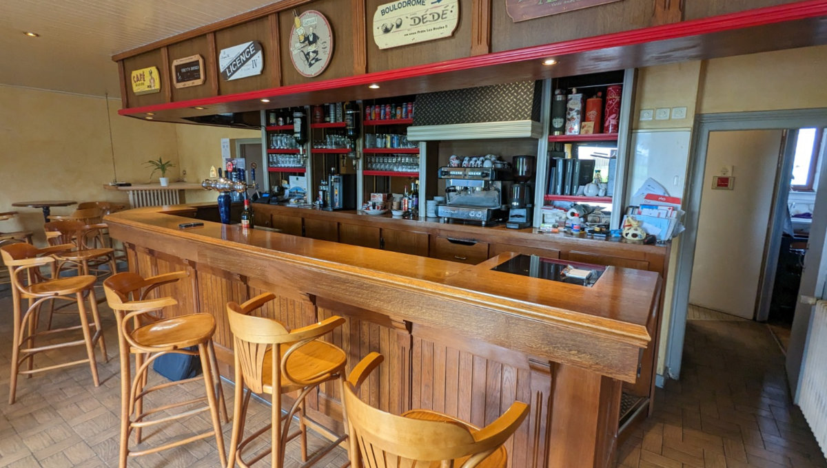 RESTAURANT BAR TABAC STATION SERVICE REGION GUINGAMP Fonds De Commerce Vente